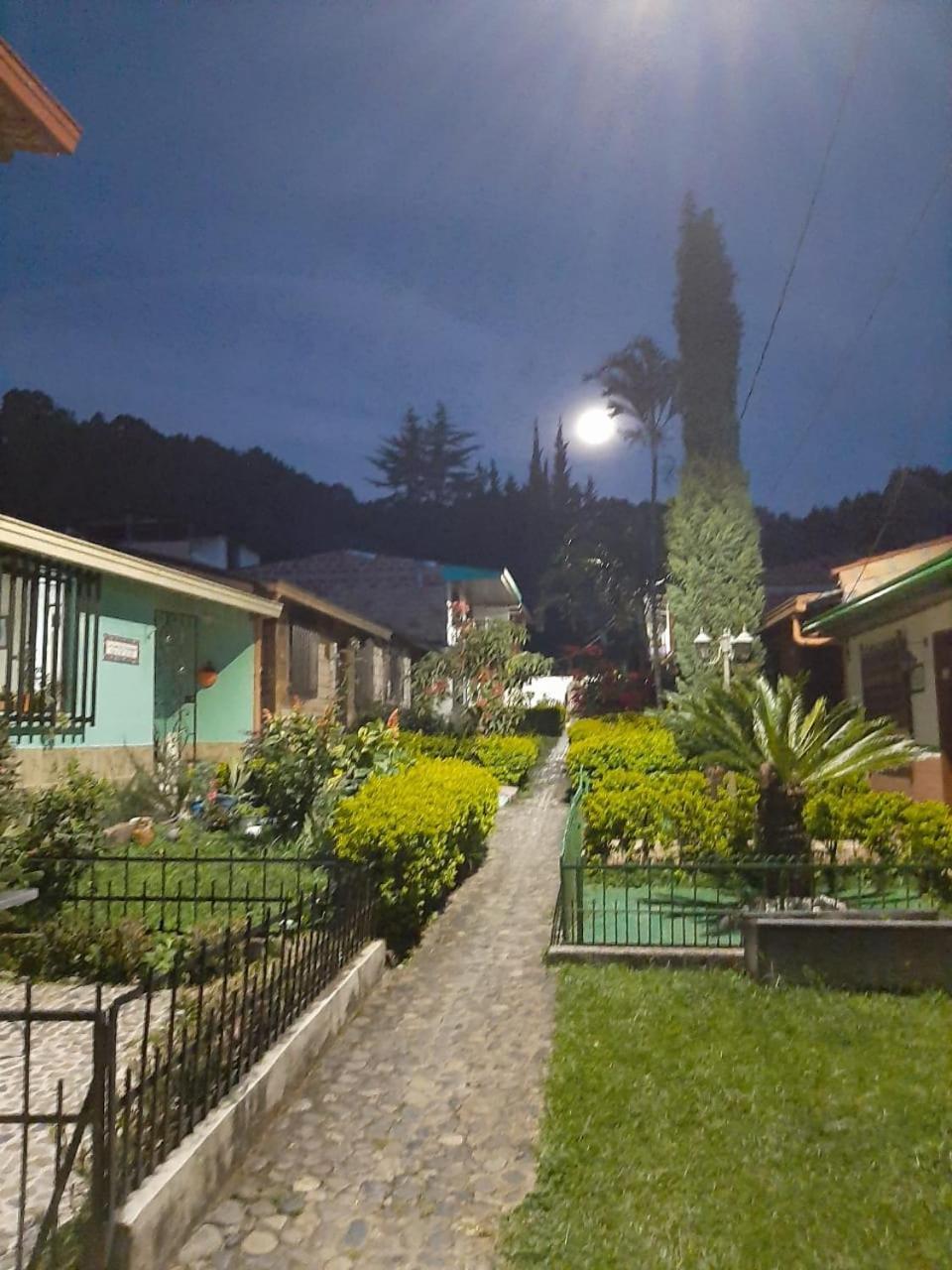 Hospedaje Maravillas De Jardín Exterior photo